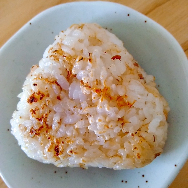 めんつゆとチーズの焼きおにぎり♪