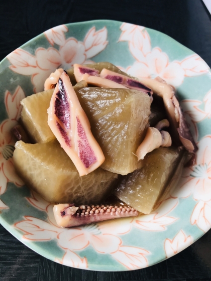 ♪オイスターソースで旨味増す♡いかと大根の煮物♪