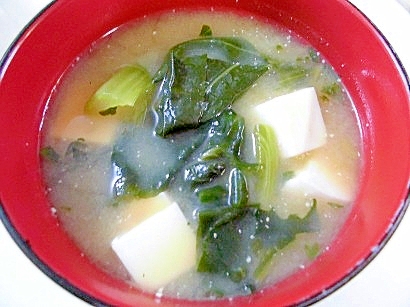 小松菜とわかめと豆腐の味噌汁 レシピ 作り方 By V るん 0394 楽天レシピ 小松菜とわかめと豆腐の味噌汁 レシピ 作り方 By V るん 0394 楽天レシピ