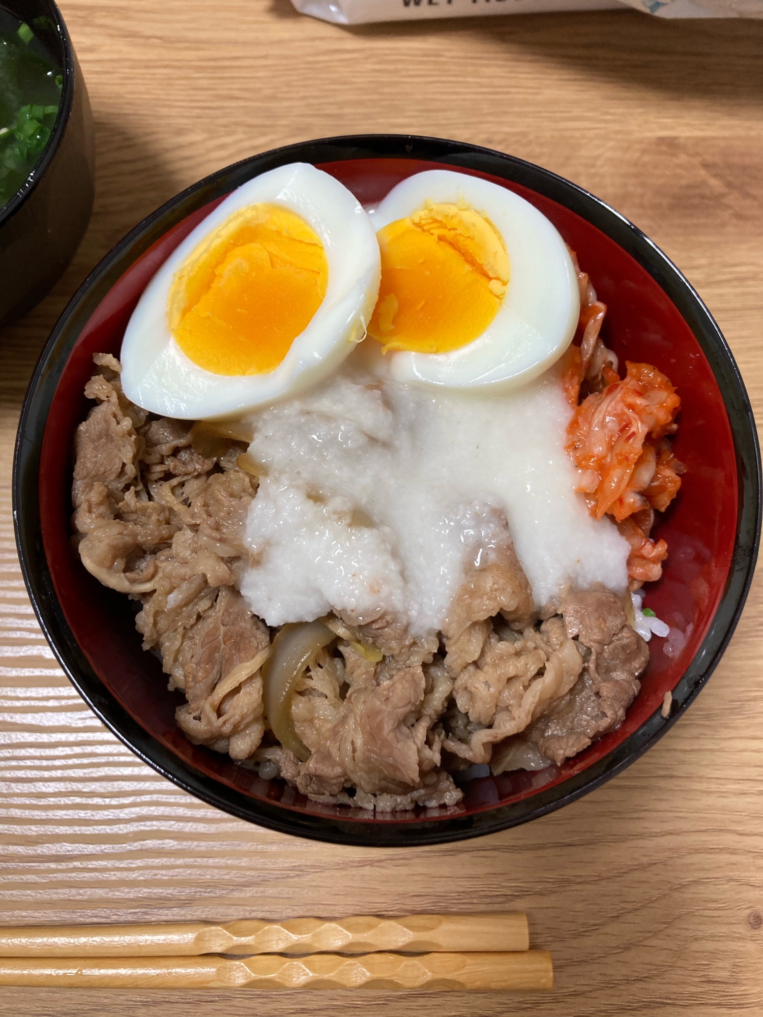 色々乗った牛丼