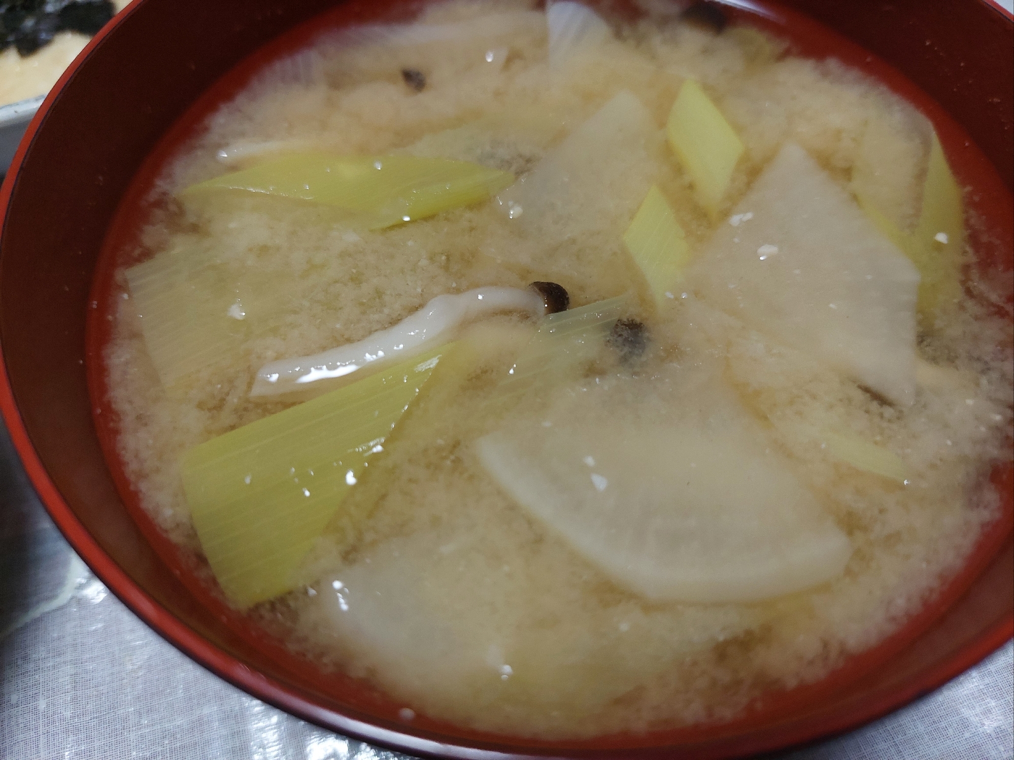 大根 長ネギ しめじのお味噌汁