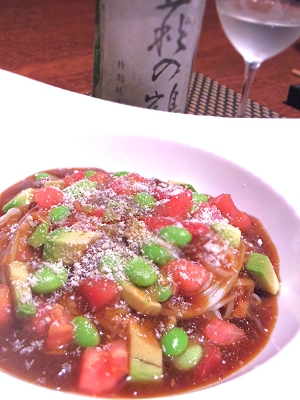 ひんやりつるんと、夏野菜の冷やしカレーうどん