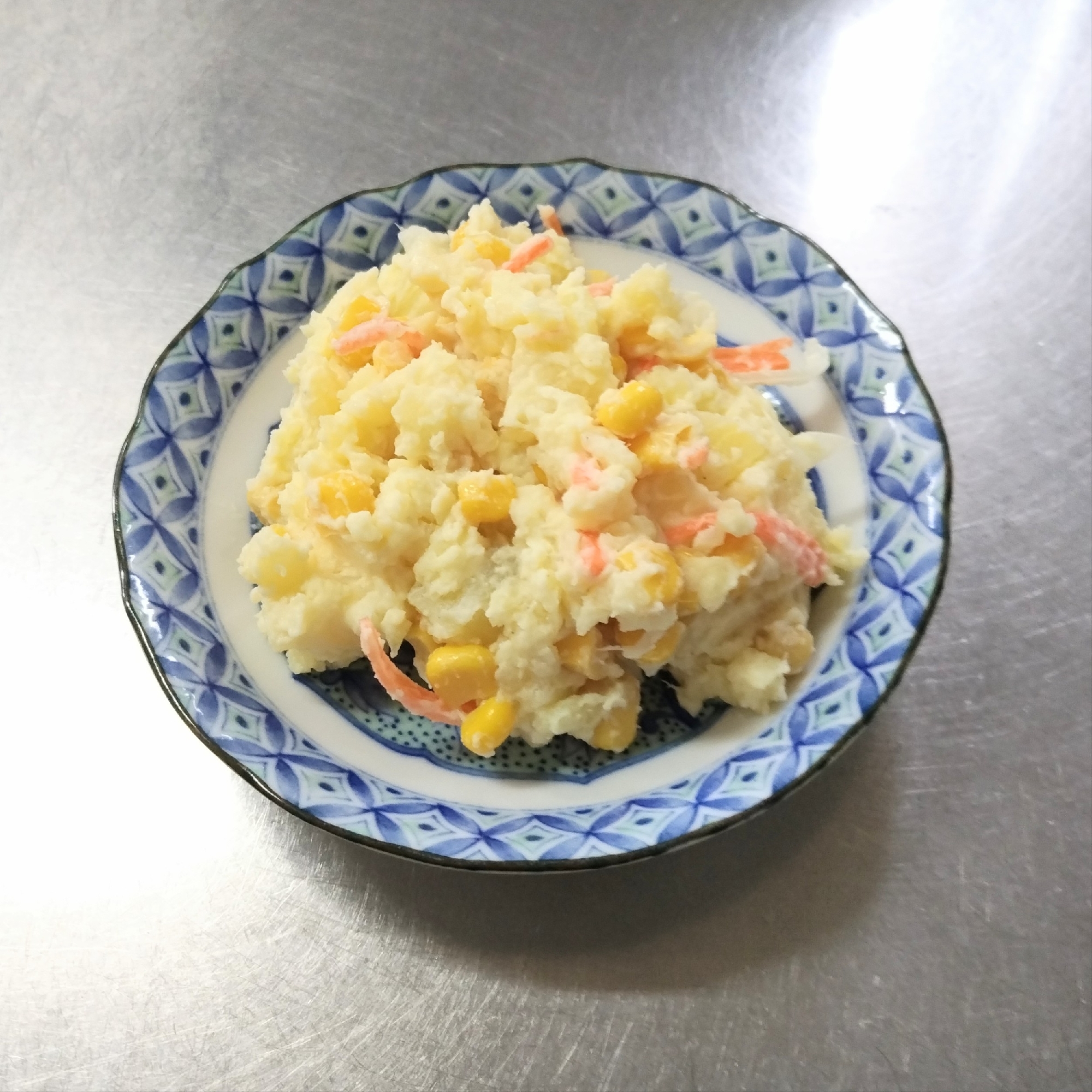 コーン入りポテトサラダ