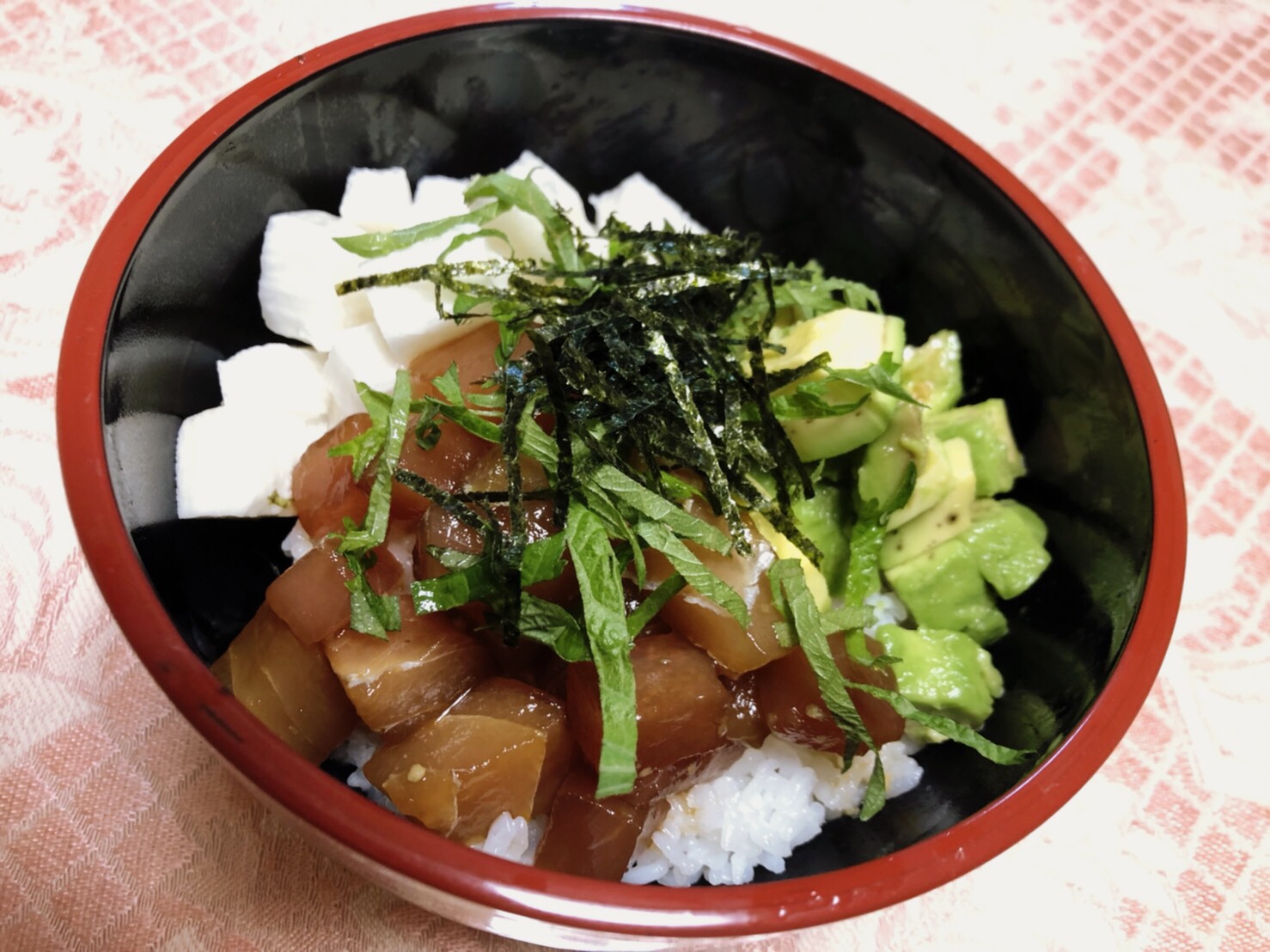 マグロ＆アボカド＆長芋の3色漬け丼