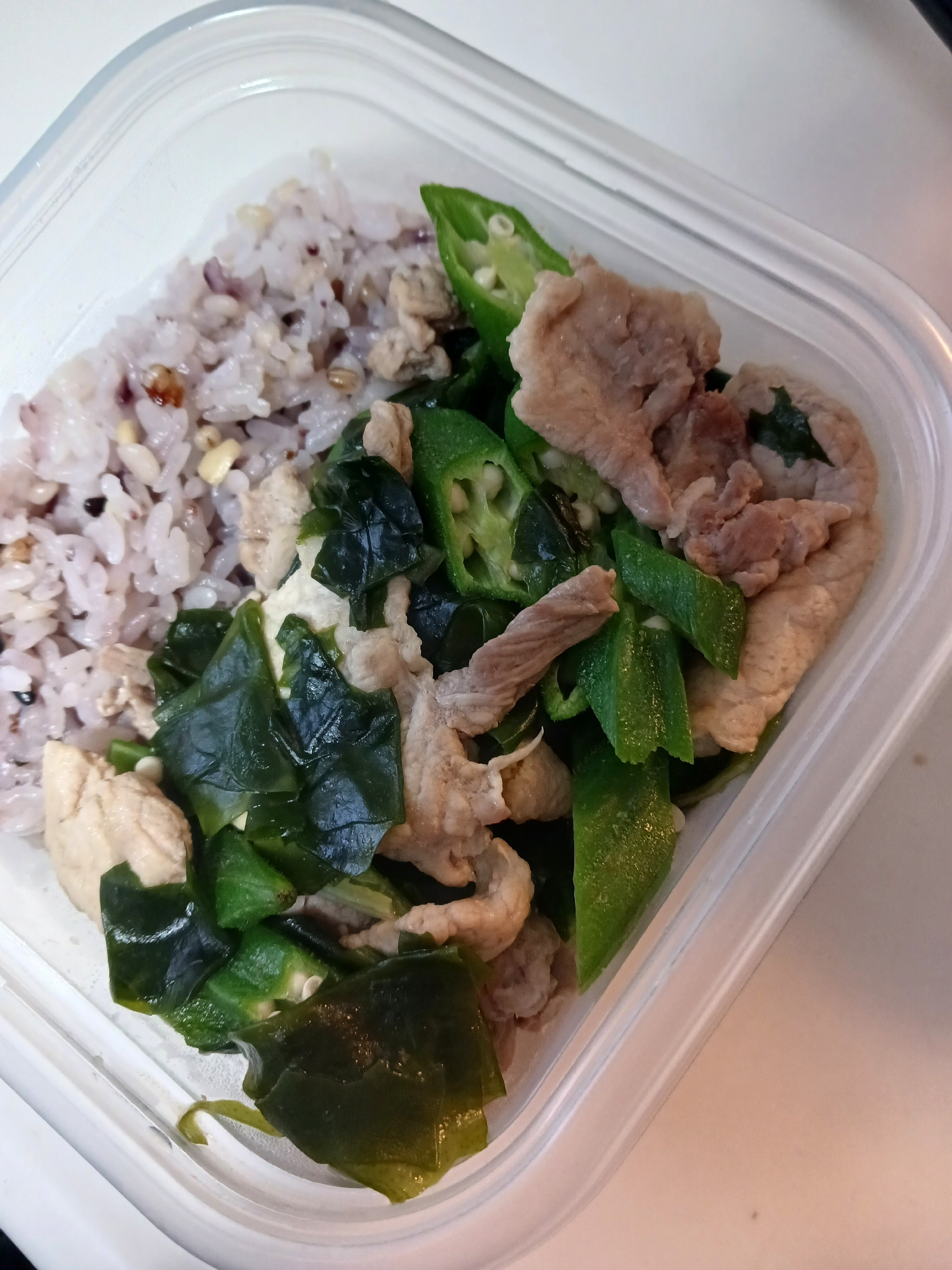豚肉とわかめの炒め物