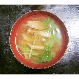 水菜・えのき・しめじの味噌汁