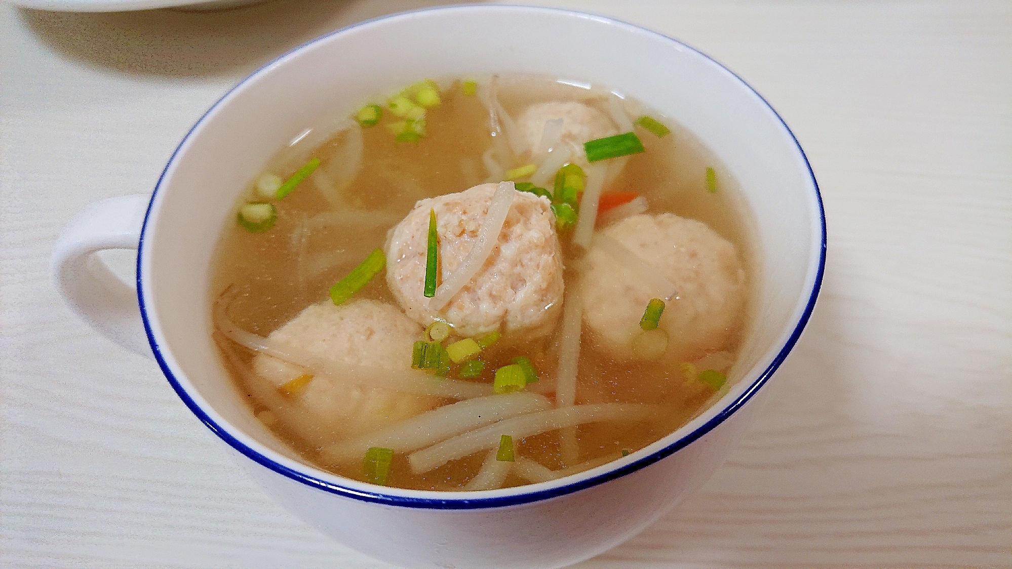 鶏団子ともやしのスープ