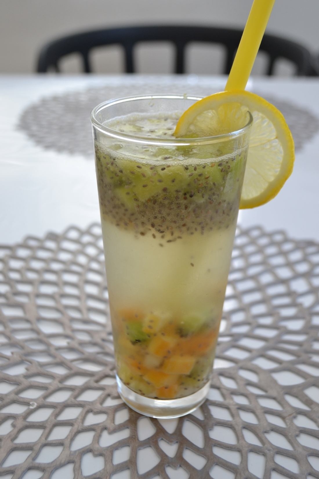 *チアシード入りフルーツソーダ*