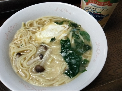 ランチにꕤロリーナパルメザンチーズの味噌ラーメン