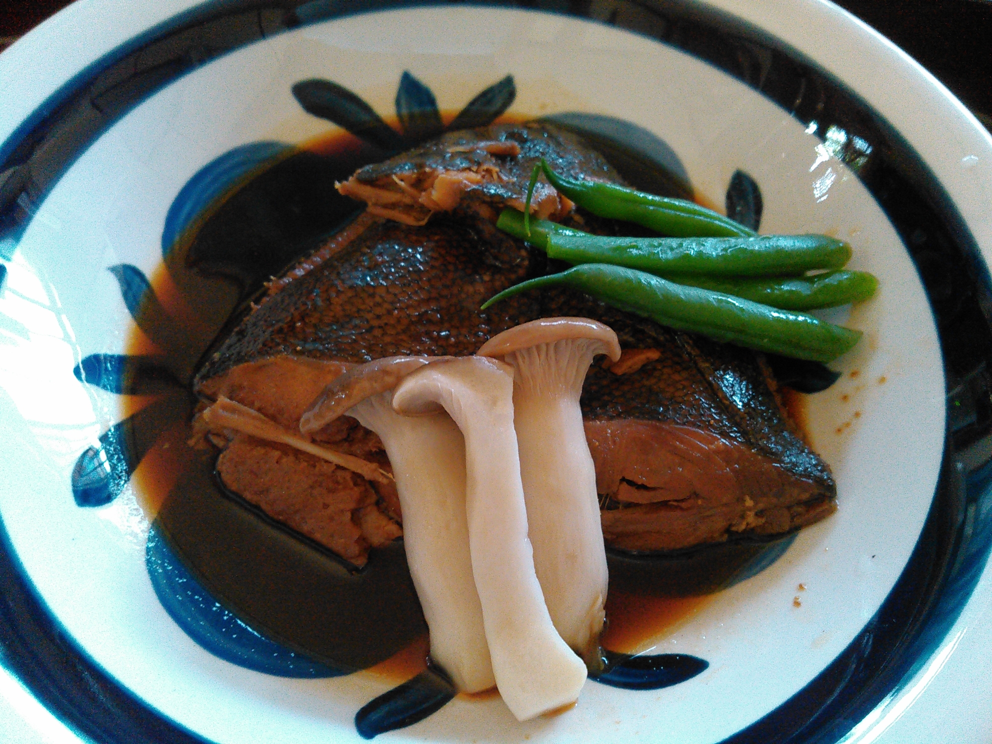 鰈の煮付けエリンギいんげん添え