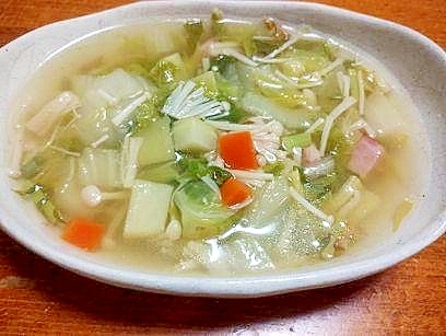 大根と白菜たっぷり　野菜スープ