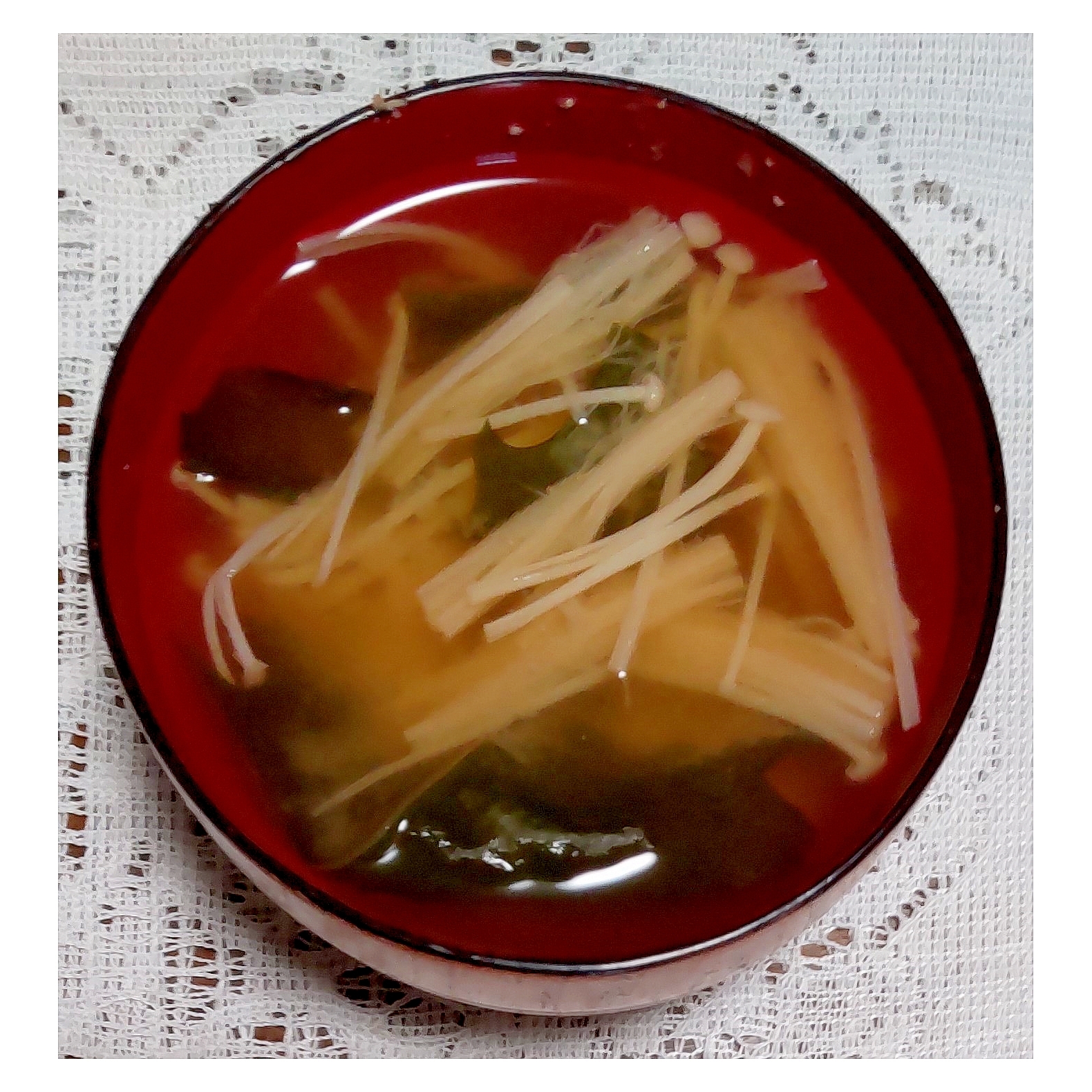 えのきと生わかめの味噌汁