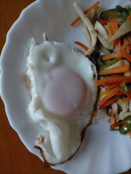 普通の目玉焼き