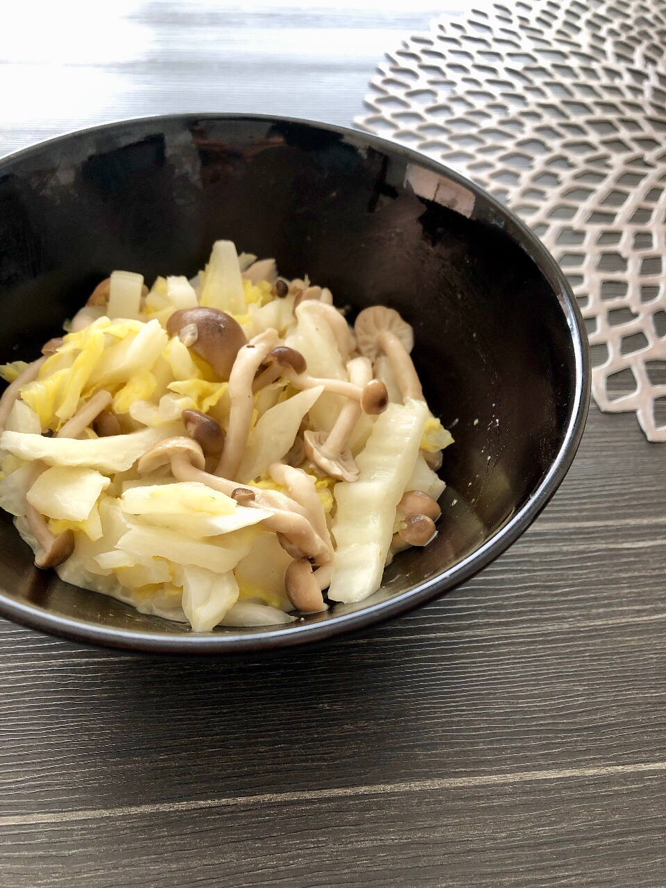 【レンジ】白菜としめじの味噌マヨ和え