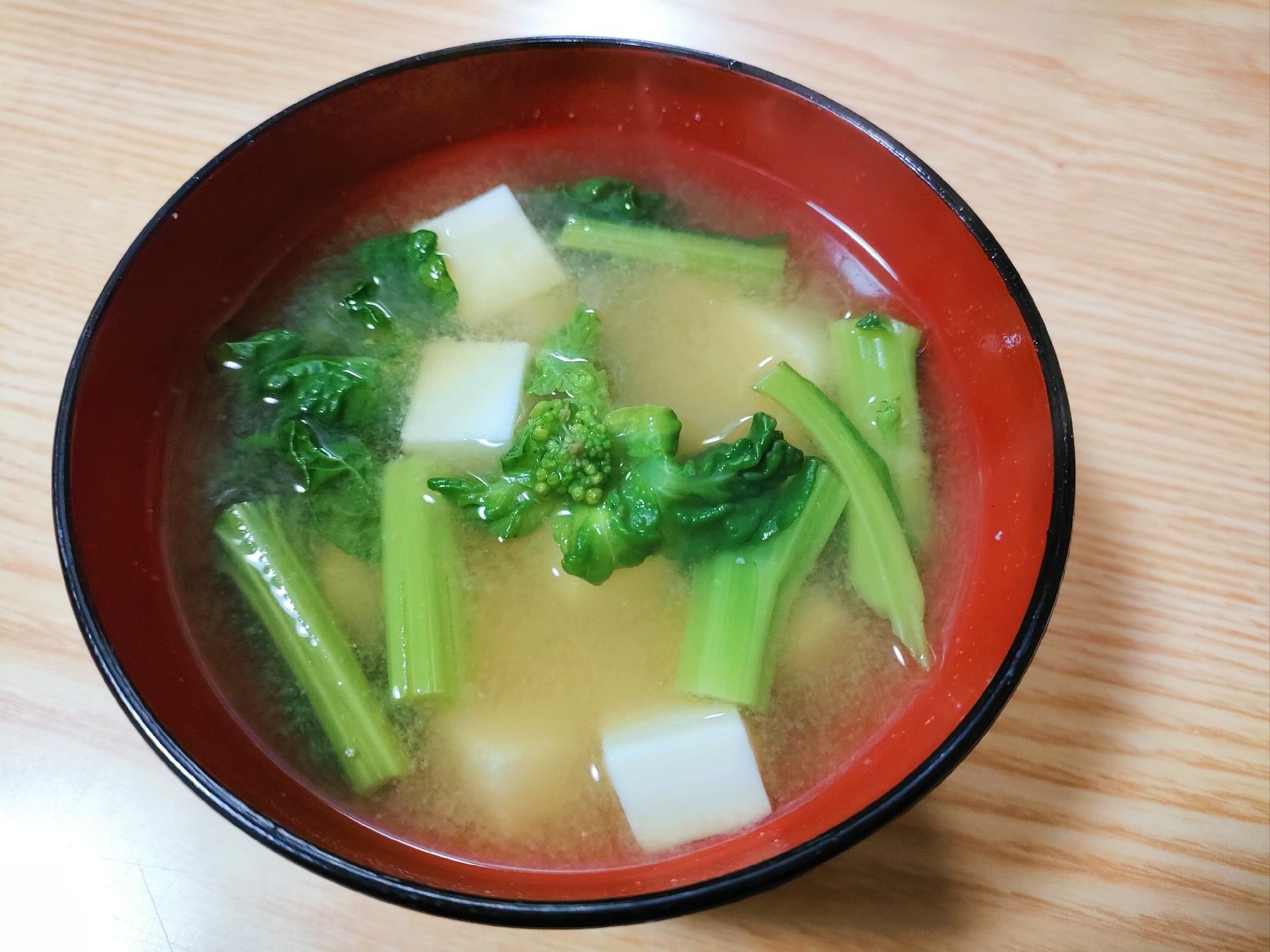 豆腐と菜の花の味噌汁