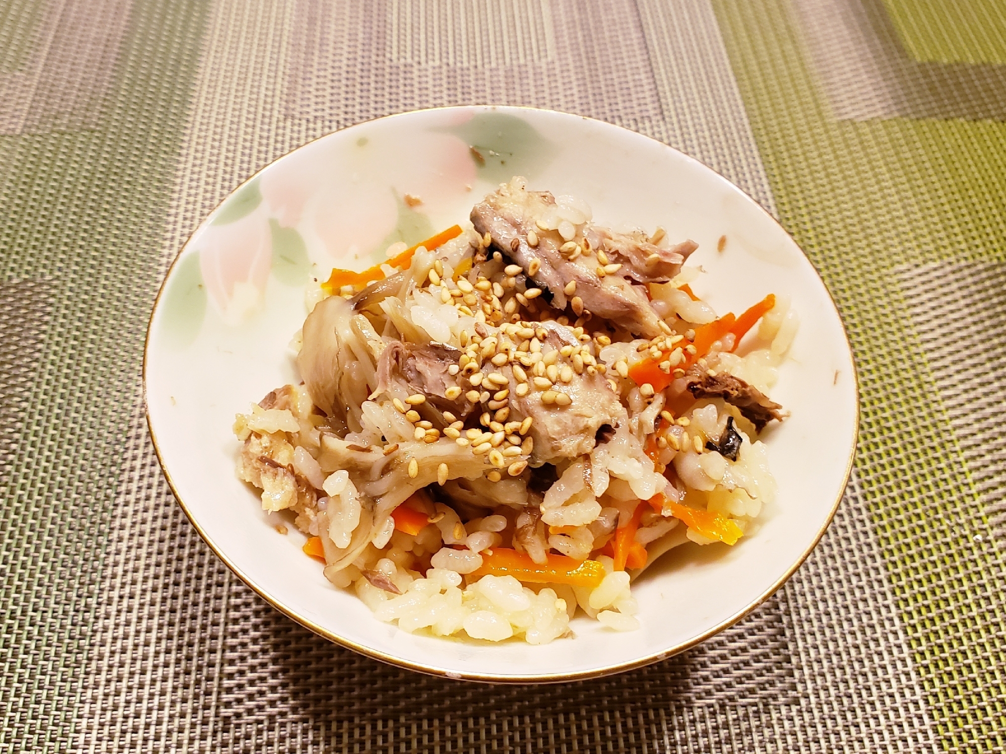 さば缶（水煮）を使って 旨みたっぷり炊き込みご飯