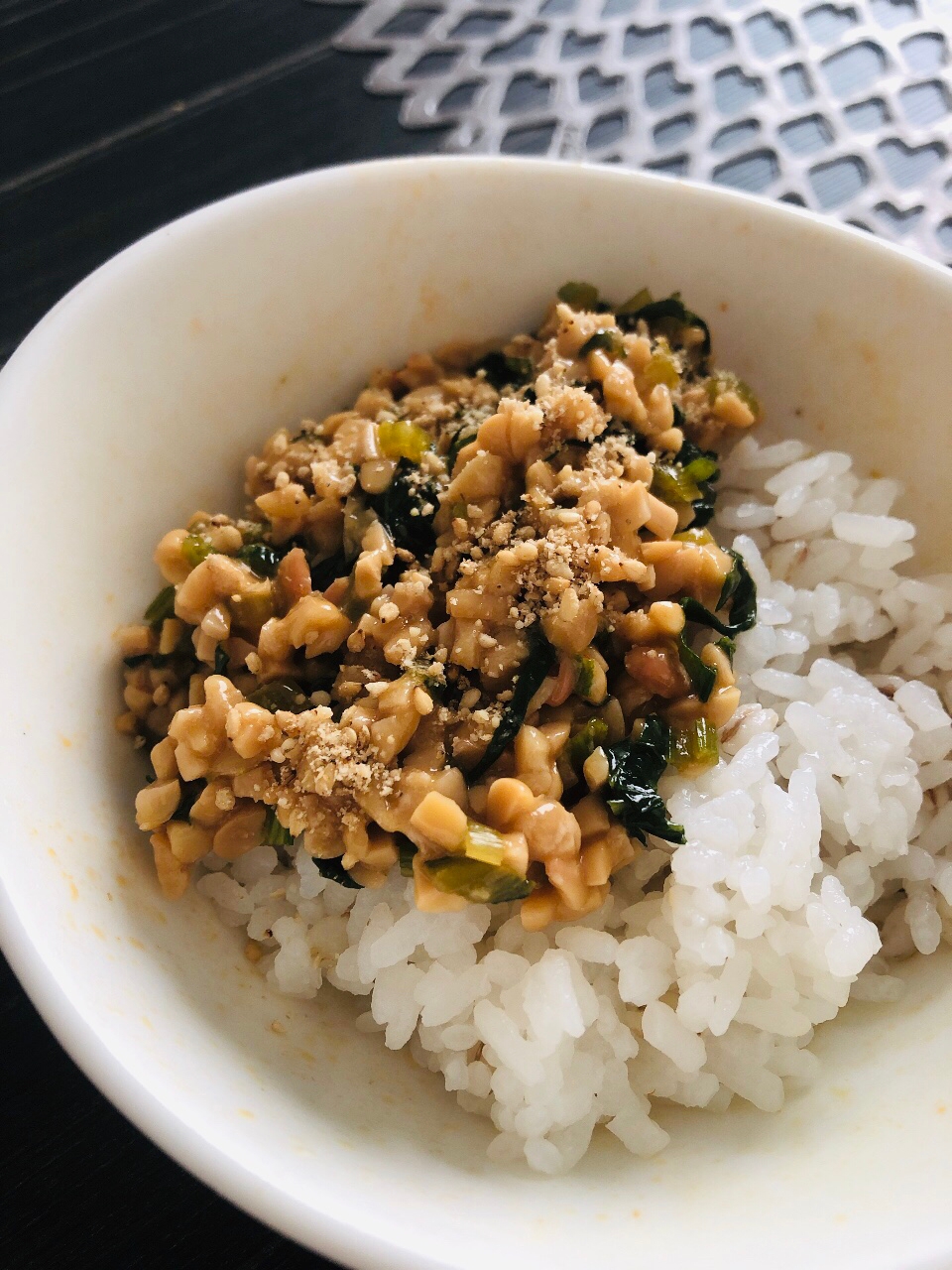 小松菜×納豆のピリ辛丼