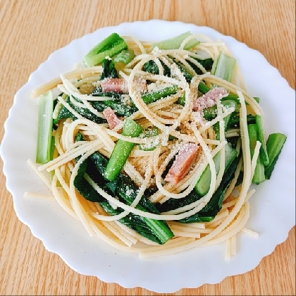 小松菜とベーコンで美味しいパスタが出来ました(*^-^*)