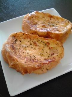 ガーリックバターのフレンチトースト レシピ 作り方 By Tiktiktak 楽天レシピ