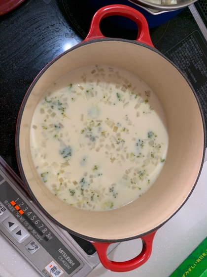 ほっこり♡ブロッコリーの豆乳スープ