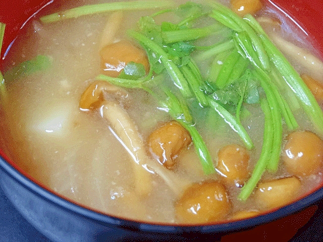 朝の食物繊維☆　「野菜いっぱい味噌汁」