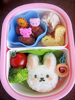 娘の幼稚園弁当（うさぎさんで元気になってねver）