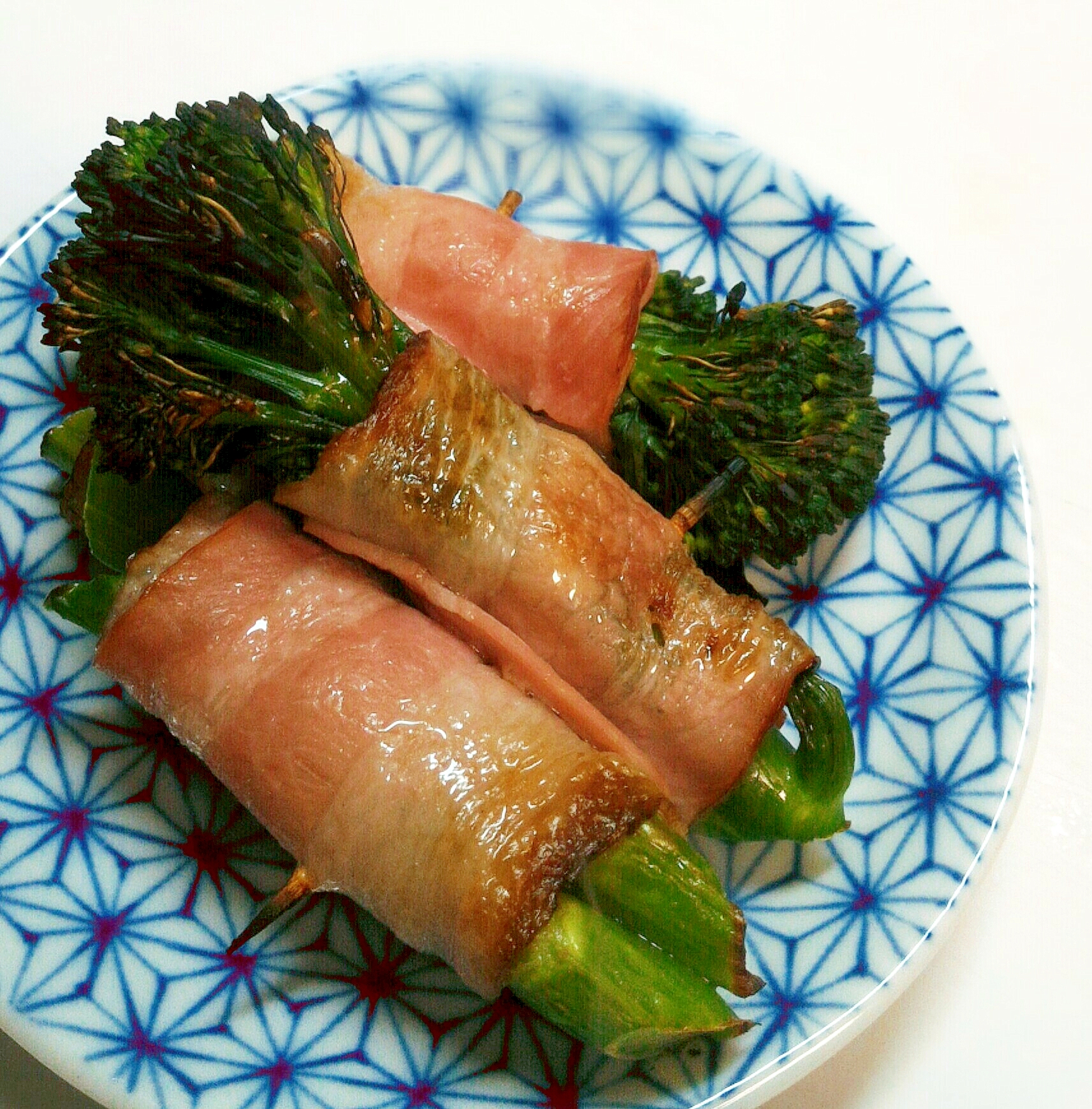 簡単おつまみ☆スティックブロッコリーのベーコン巻き