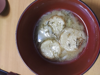 お夜食にも♪歯が痛い時の味噌汁（大根と花麩）