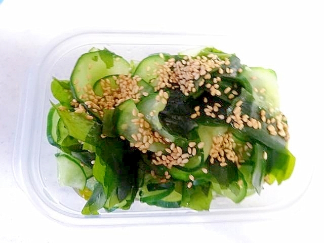 簡単♪きゅうりとわかめの酢の物