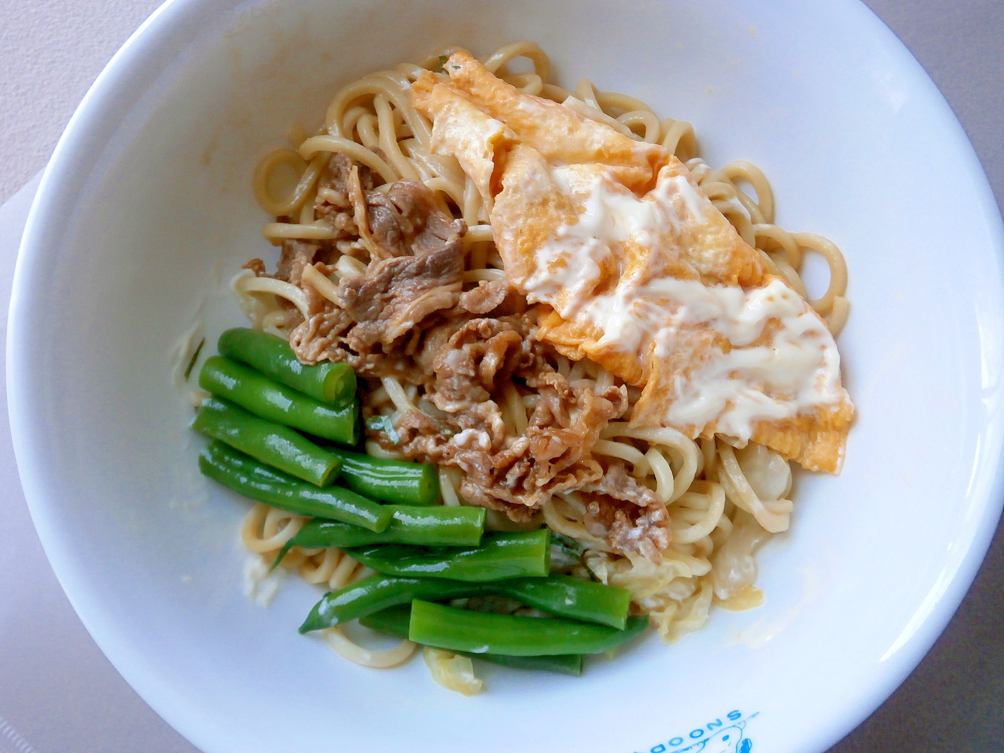 焼き肉、オムレツの冷やし中華