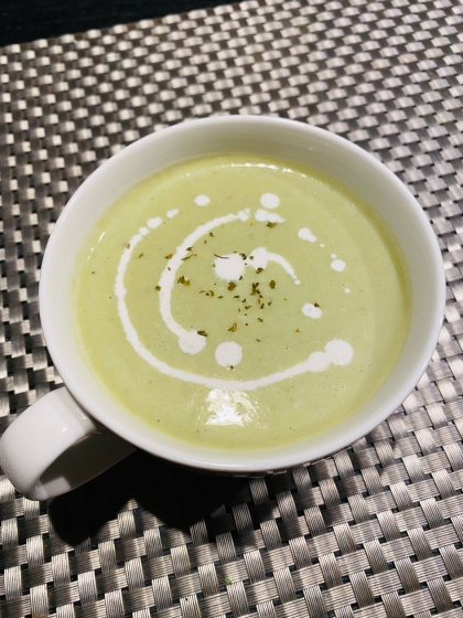 エコレシピ　茎まで丸ごと ”ブロッコリーのスープ”
