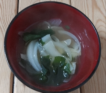 Guuママさん♪実家で収穫した新玉ねぎが大量にあるので、お昼にわかめのとスープ、玉ねぎの甘さでとてもおいしかったです♥レポ、ありがとうです(⁠◕⁠ᴗ⁠◕⁠✿⁠)
