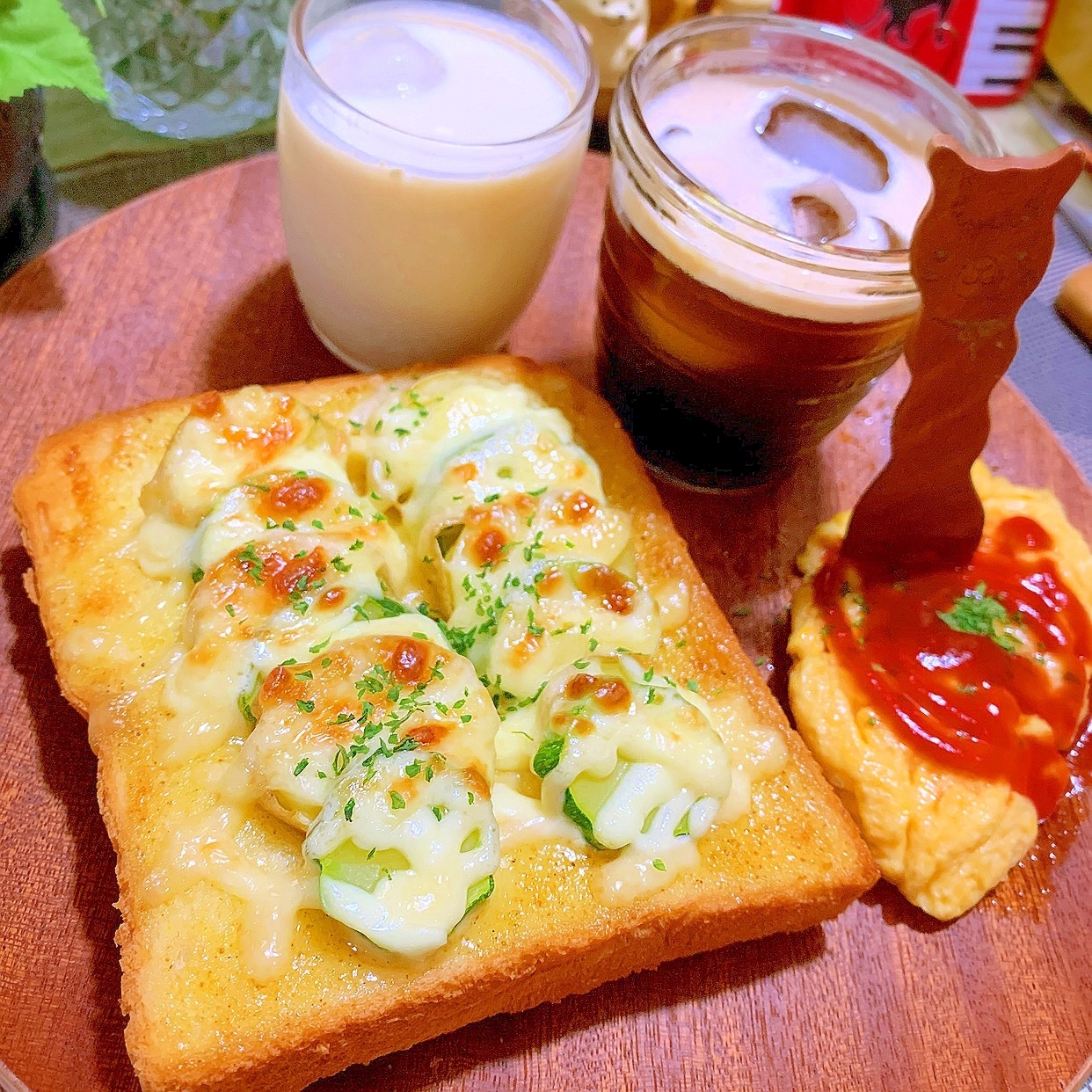 ズッキーニとポテトのカレーマヨチーズトースト