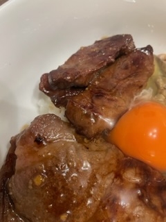 簡単すぎて旨すぎる!!焼き肉丼ぶり!!