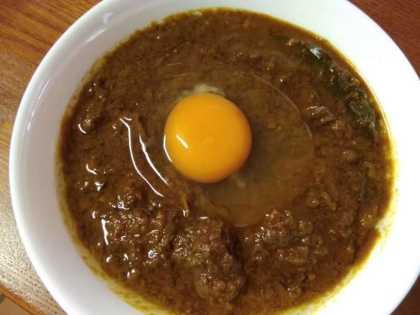 生卵のせ☆カレーライス(*^^*)☆