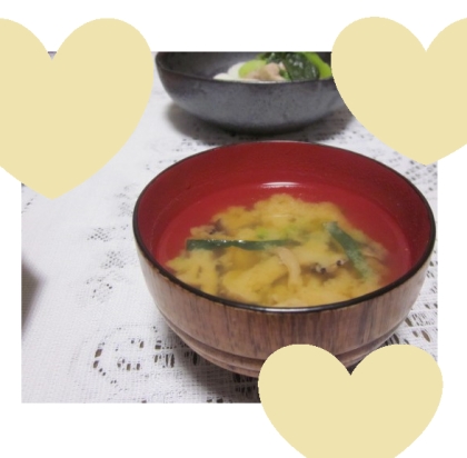 大根の葉としめじのお味噌汁