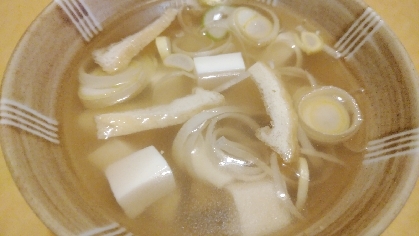 油揚げ・ネギ・豆腐の味噌汁
