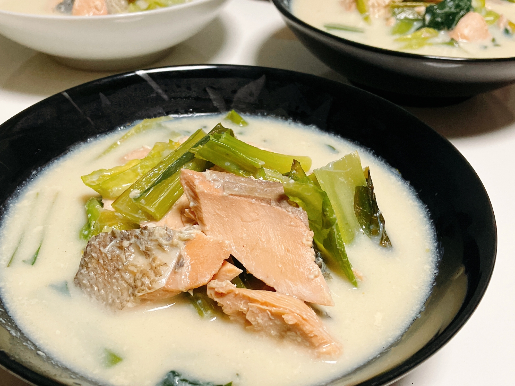 秋鮭と小松菜の豆乳スープ