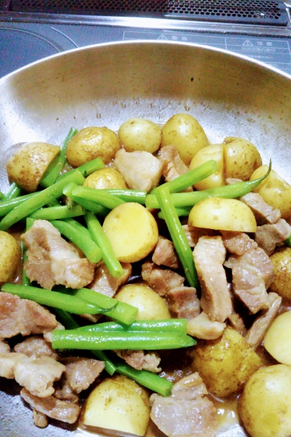 調味料がシンプルでもしっかり味が染みて美味しかったです。古くなったインゲンを救済のため入れましたが、それ以外はレシピ通りです。また作ります。