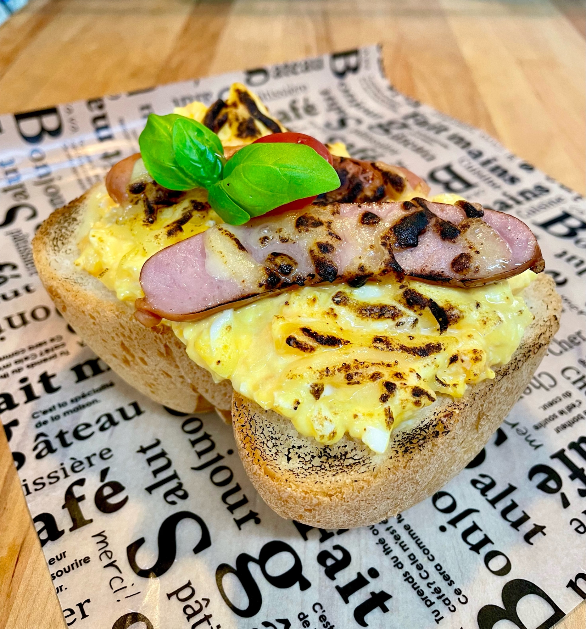 キャンプの朝食に♡バーナー仕上げのたまごトースト