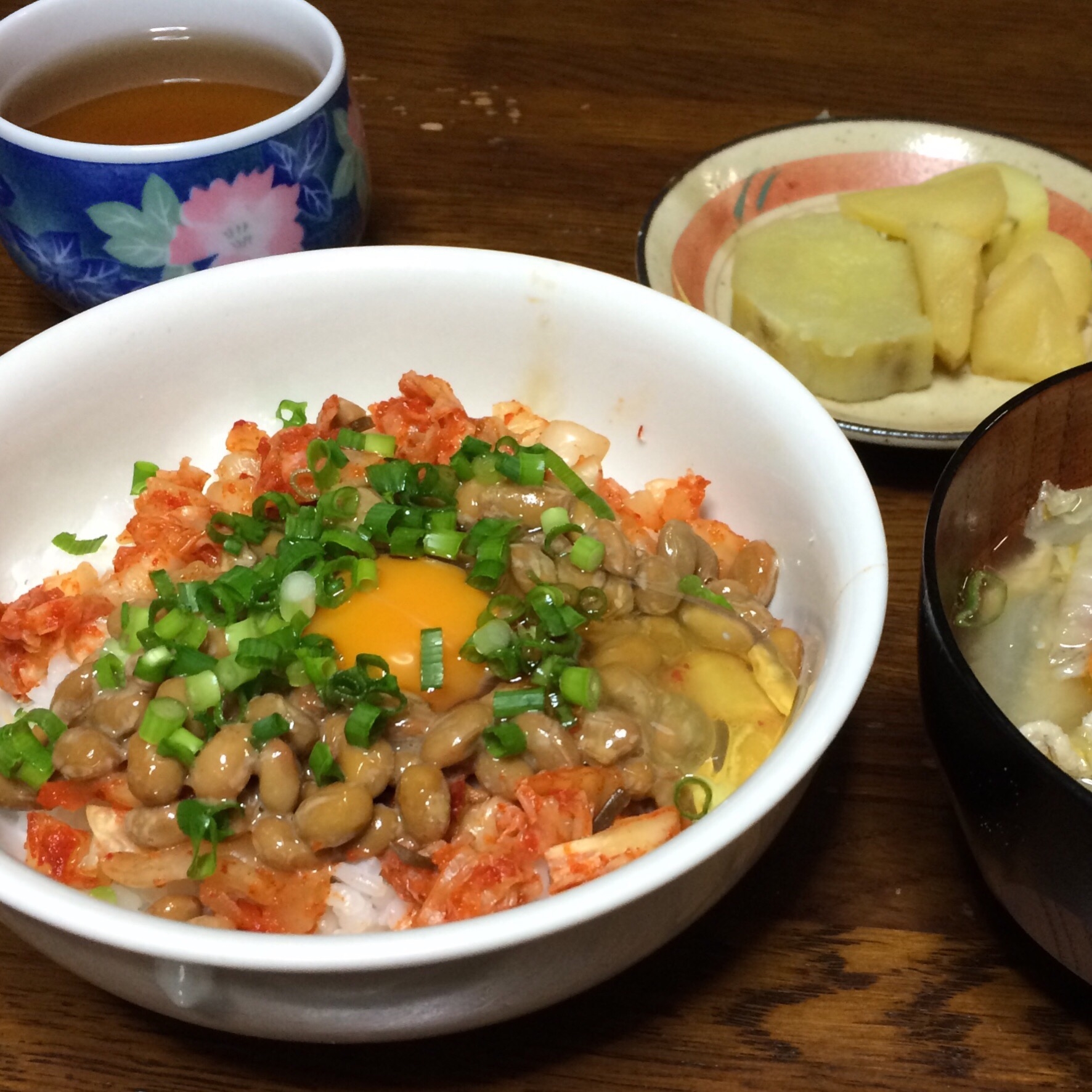 簡単 キムチ納豆 卵のせ レシピ 作り方 By みのりのあき 楽天レシピ