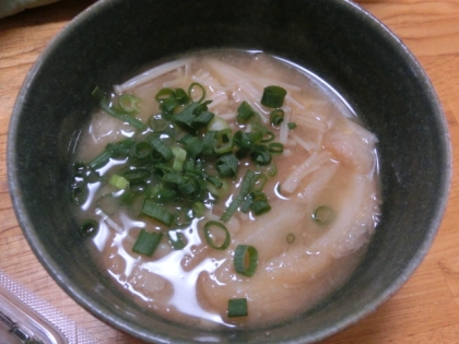 お麩入り♪とろり味噌汁