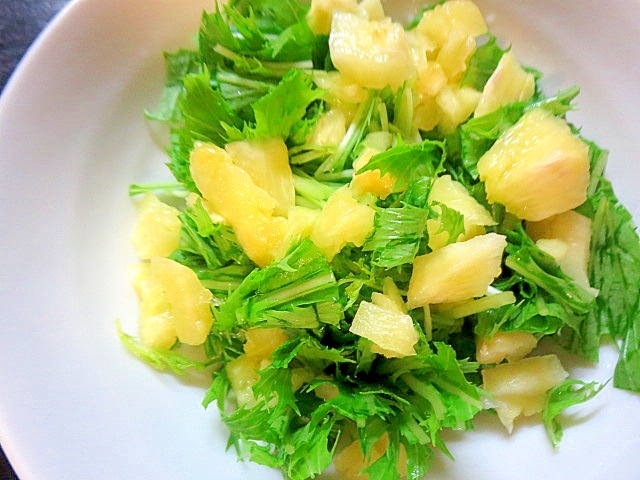 水菜とパイナップルのサラダ