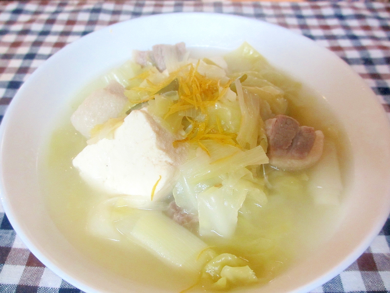 豚肉、豆腐、ネギ、キャベツのゆず塩スープ