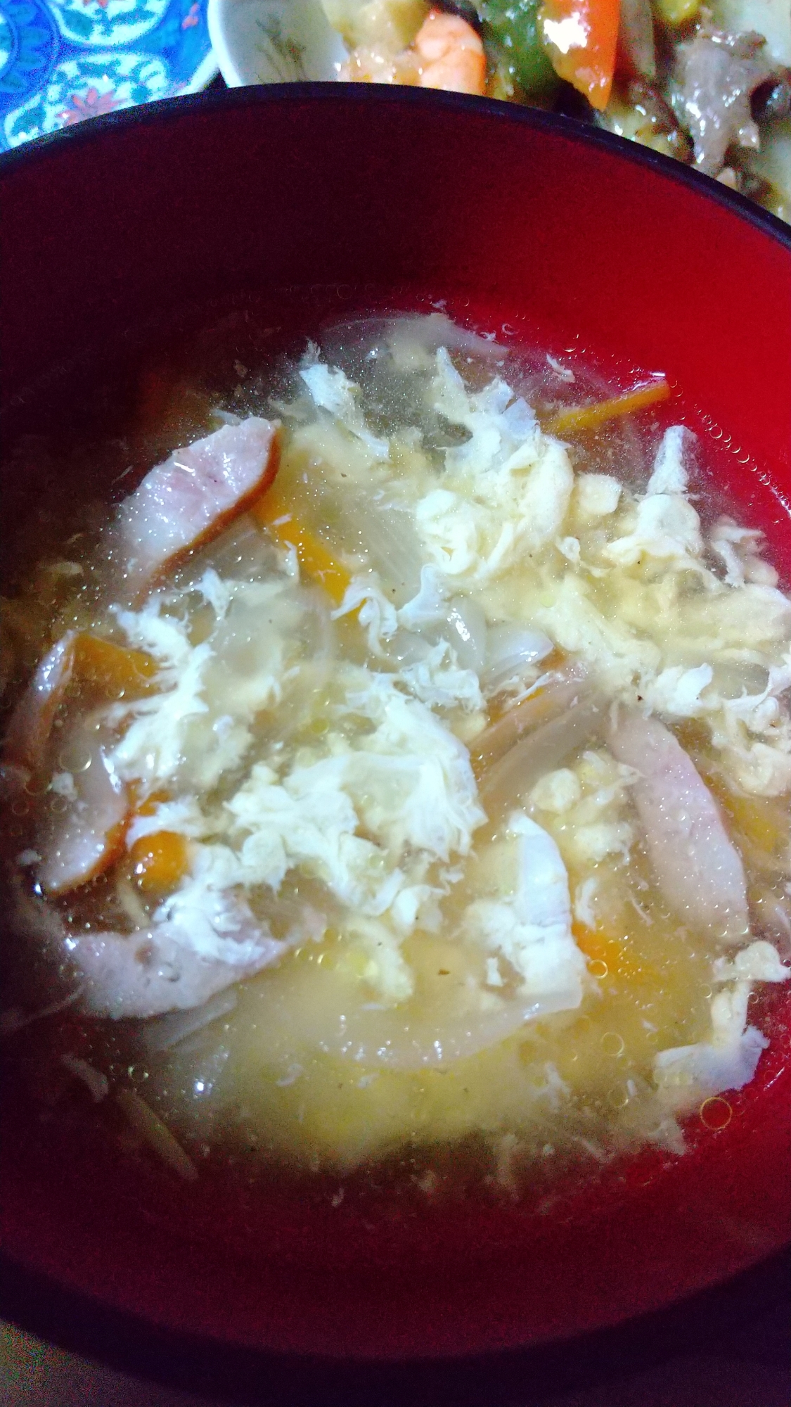 玉ねぎとにんじんの中華風卵スープ