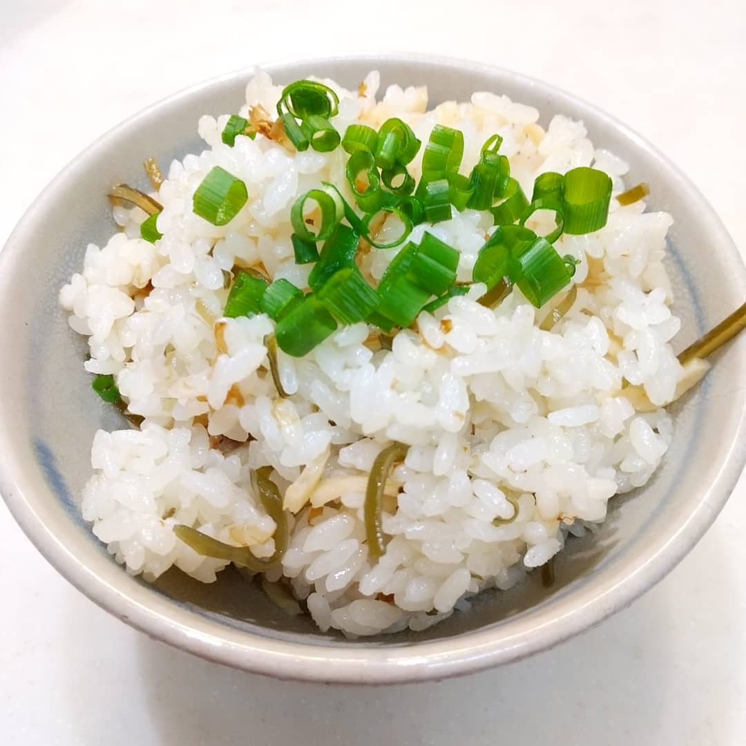 塩昆布と焼きタラの炊き込みごはん