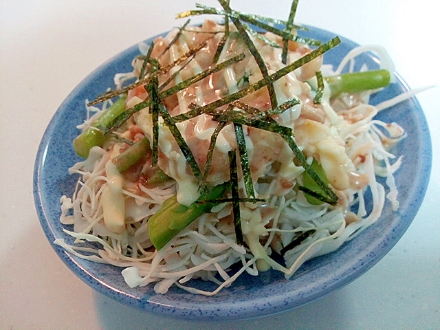 キャベツとアスパラとポテトサラダのごまサラダ