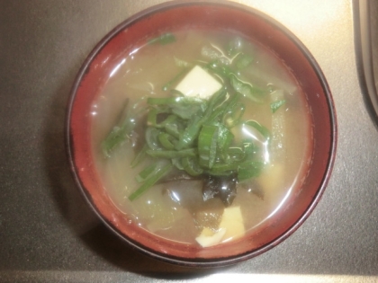 簡単！豆腐と野菜のお味噌汁