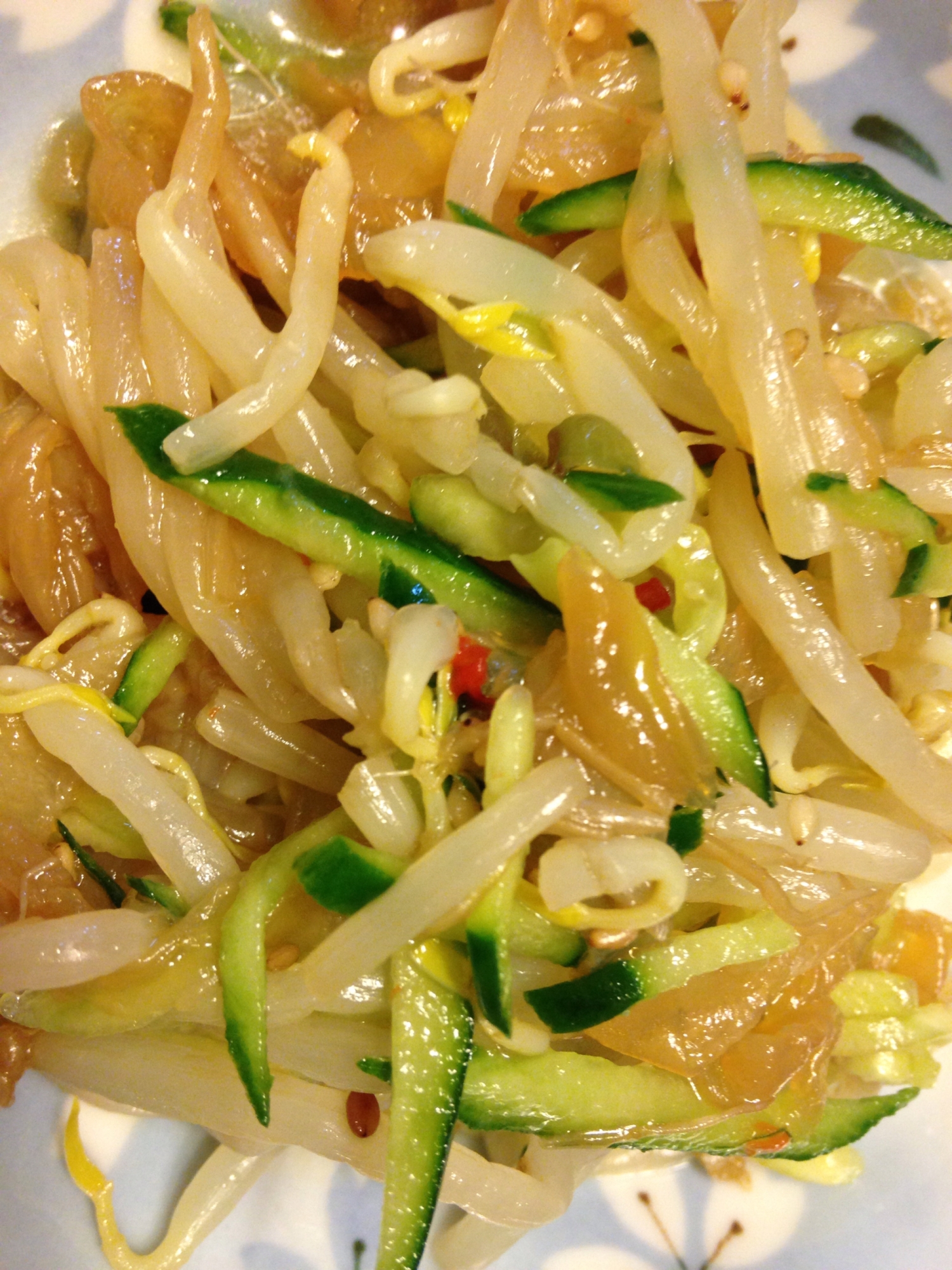 もやしときゅうりと中華クラゲの和え物 レシピ 作り方 By Tommeg12 楽天レシピ