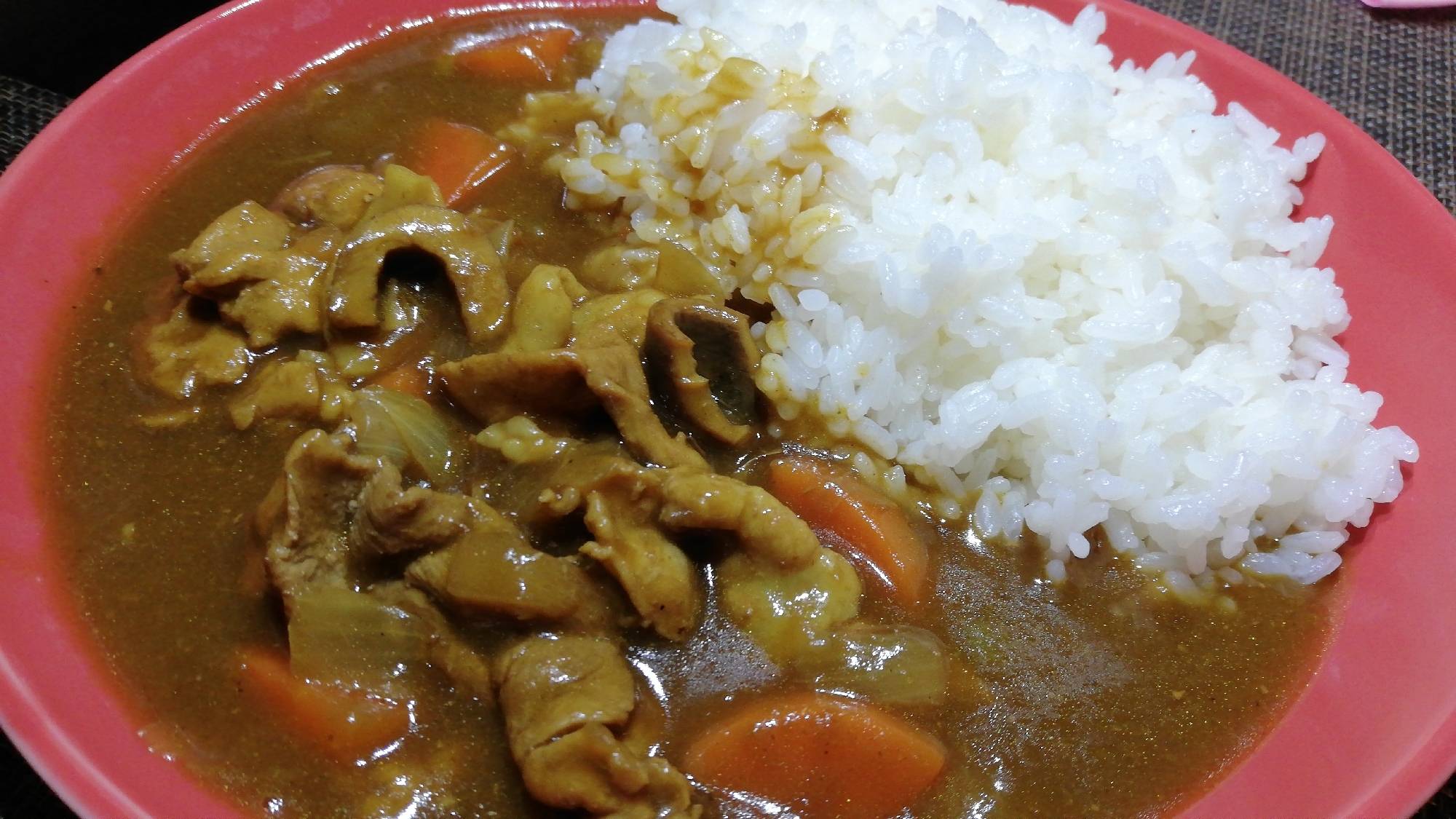 いかの缶詰めを入れるだけ！簡単シーフードカレー